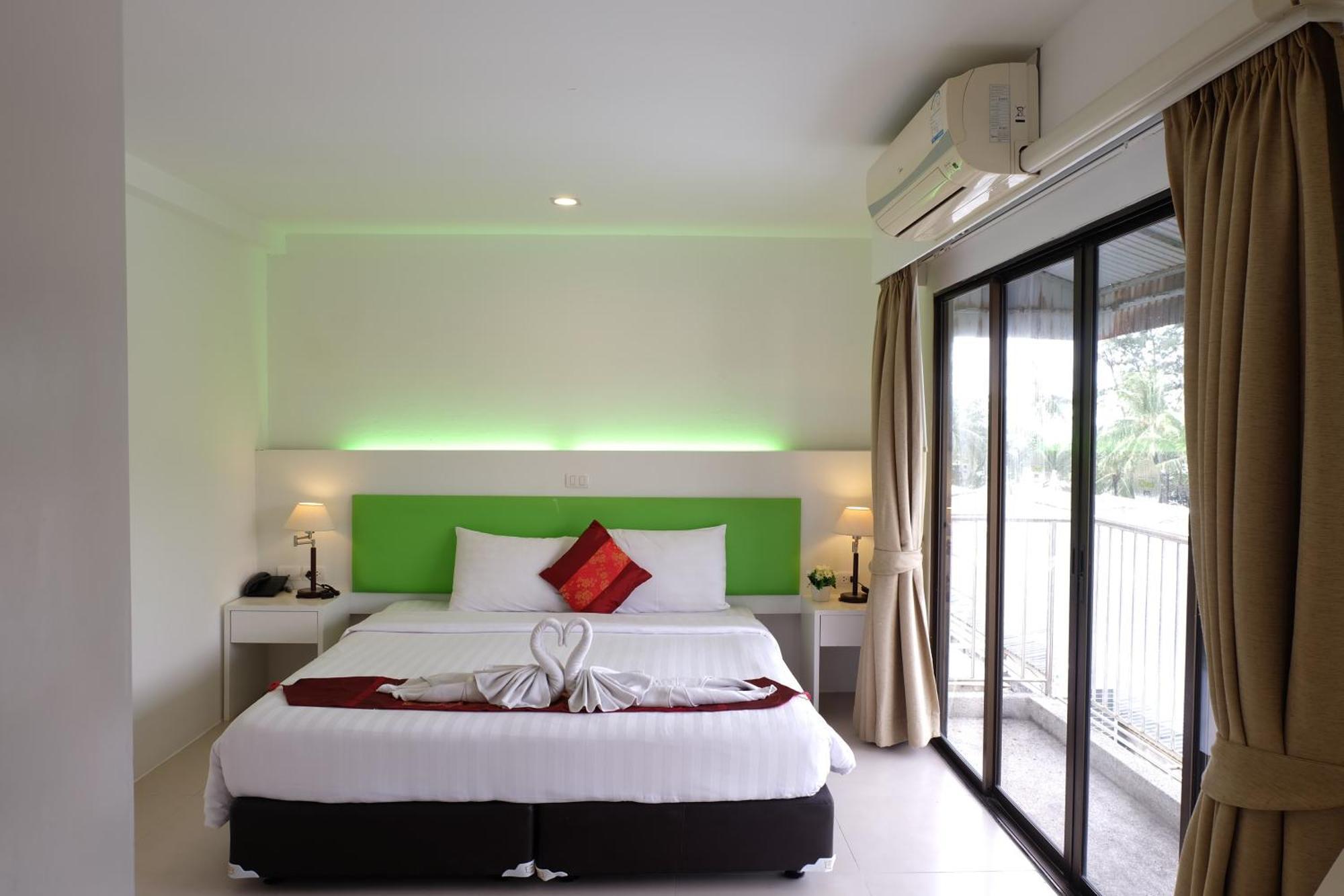 Armoni Patong Beach Hotel Quarto foto